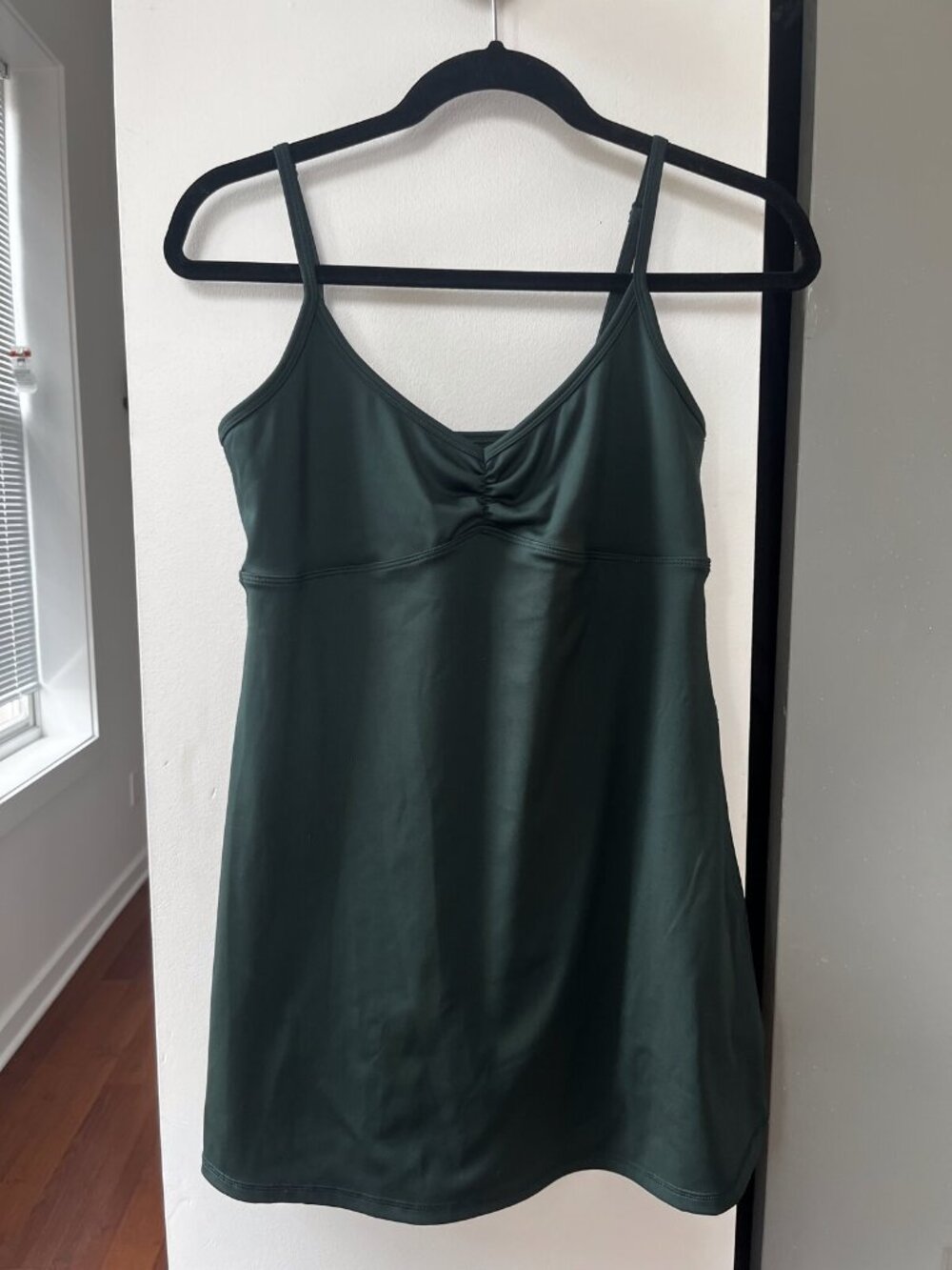 Aeropostale Flex V-Neck Ruched Tennis Dress Dark Green Mini Built-In Bra M